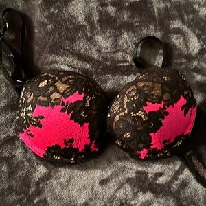 32B Victoria Secret Bombshell Bra